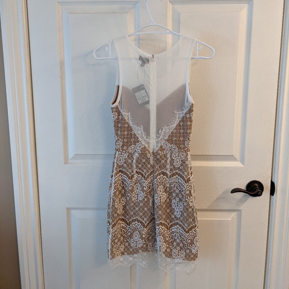 Lacy White Dress - Picture 3 of 8